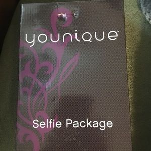 Younique selfie package